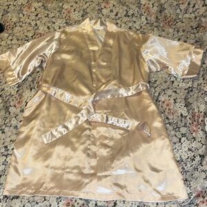 Women’s NWT Miss to Mrs Pink Robe